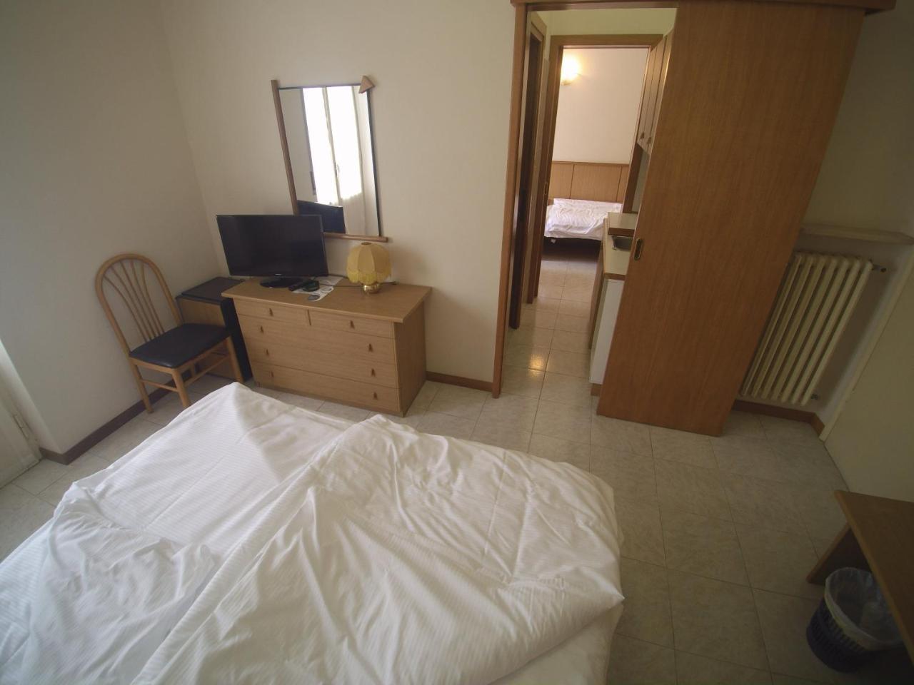 Hotel San Faustino Torri Del Benaco Δωμάτιο φωτογραφία